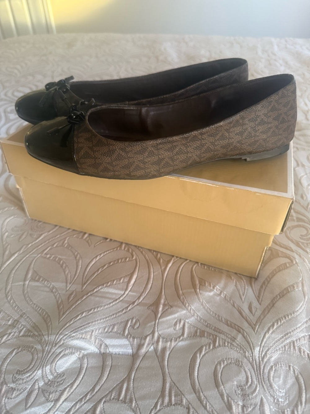 Michael kors Black Patent Ballet Flats with Bow size 9